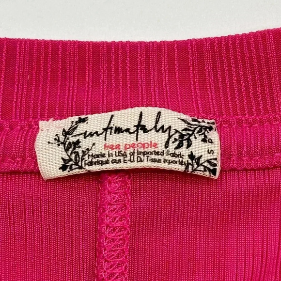 We The Free People Size Small Hot Pink T-Shirt Raw Sleeve Detail Barbie - Picture 8 of 8